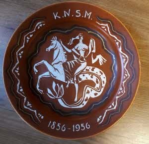 Sierbord KNSM 1856-1956